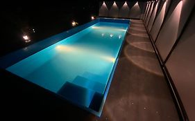 Le Poshe Beachview - Tie